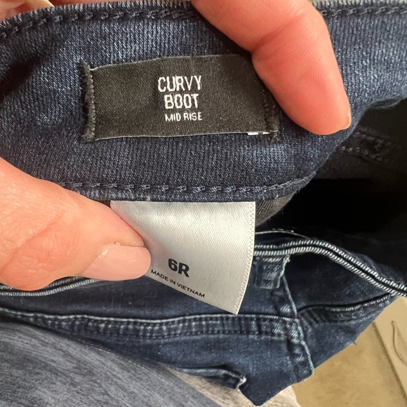 Express Curvy Boot Mid Rise Jeans - Picture 4 of 4